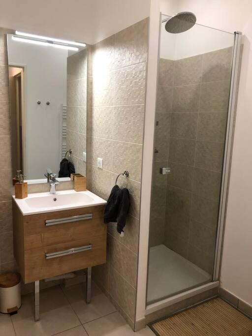 Brand New 1 Bedroom Flat With Parking- 5 Min Paris Pte De Versailles Issy-les-Moulineaux Zewnętrze zdjęcie